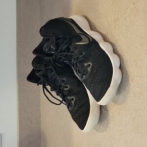 RARE Nike Hyperdunk 2017 TB Black White Shoes Women’s size 10